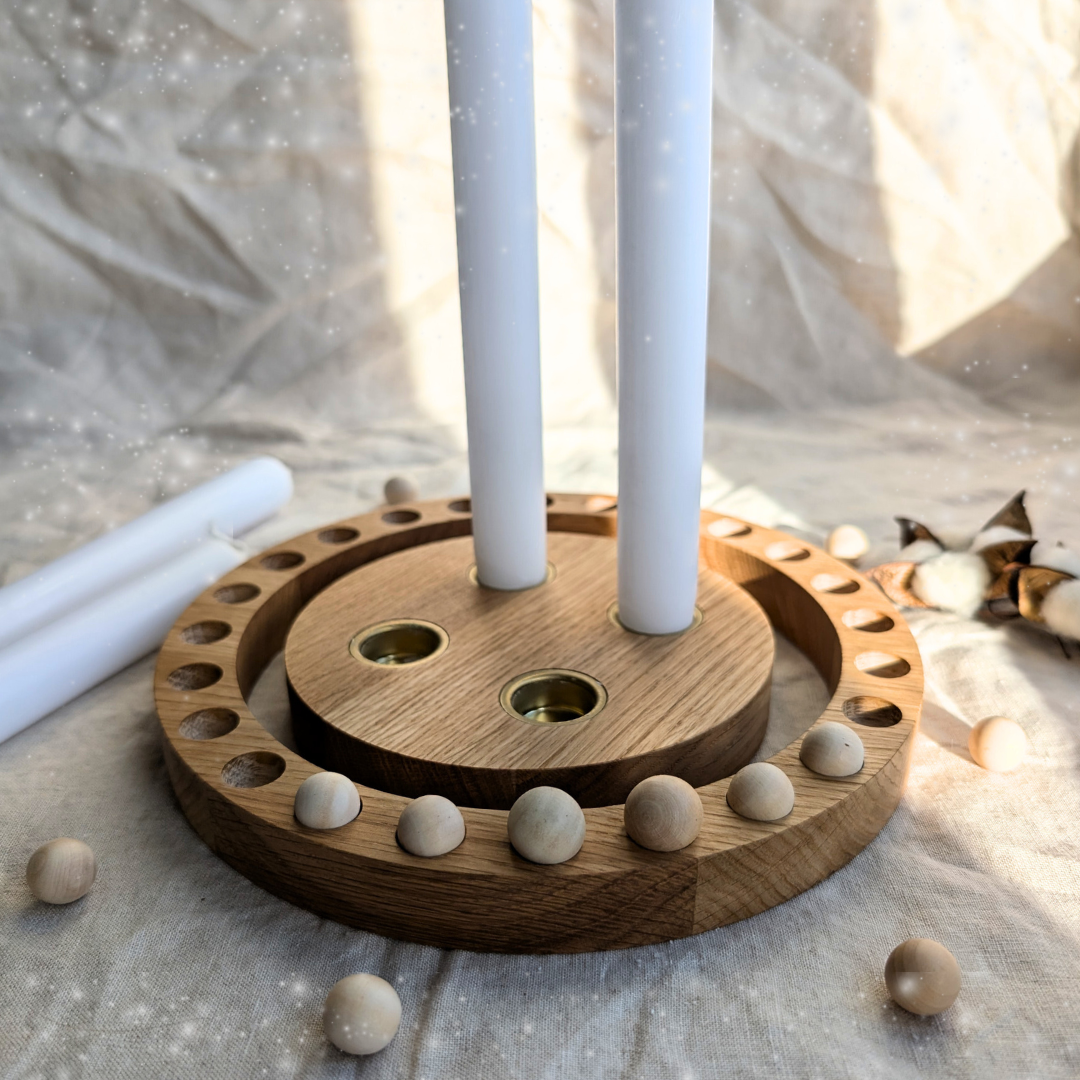 Handgefertigter Adventskranz aus Eichenholz mit 4 Kerzen und 24 Murmeln natürliche Weihnachtsdekoration