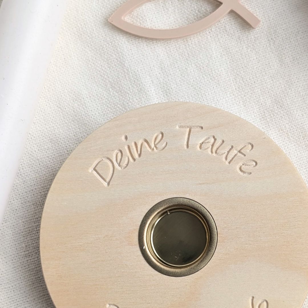 Personalisierter Taufinnenring mit Gravur aus Holz