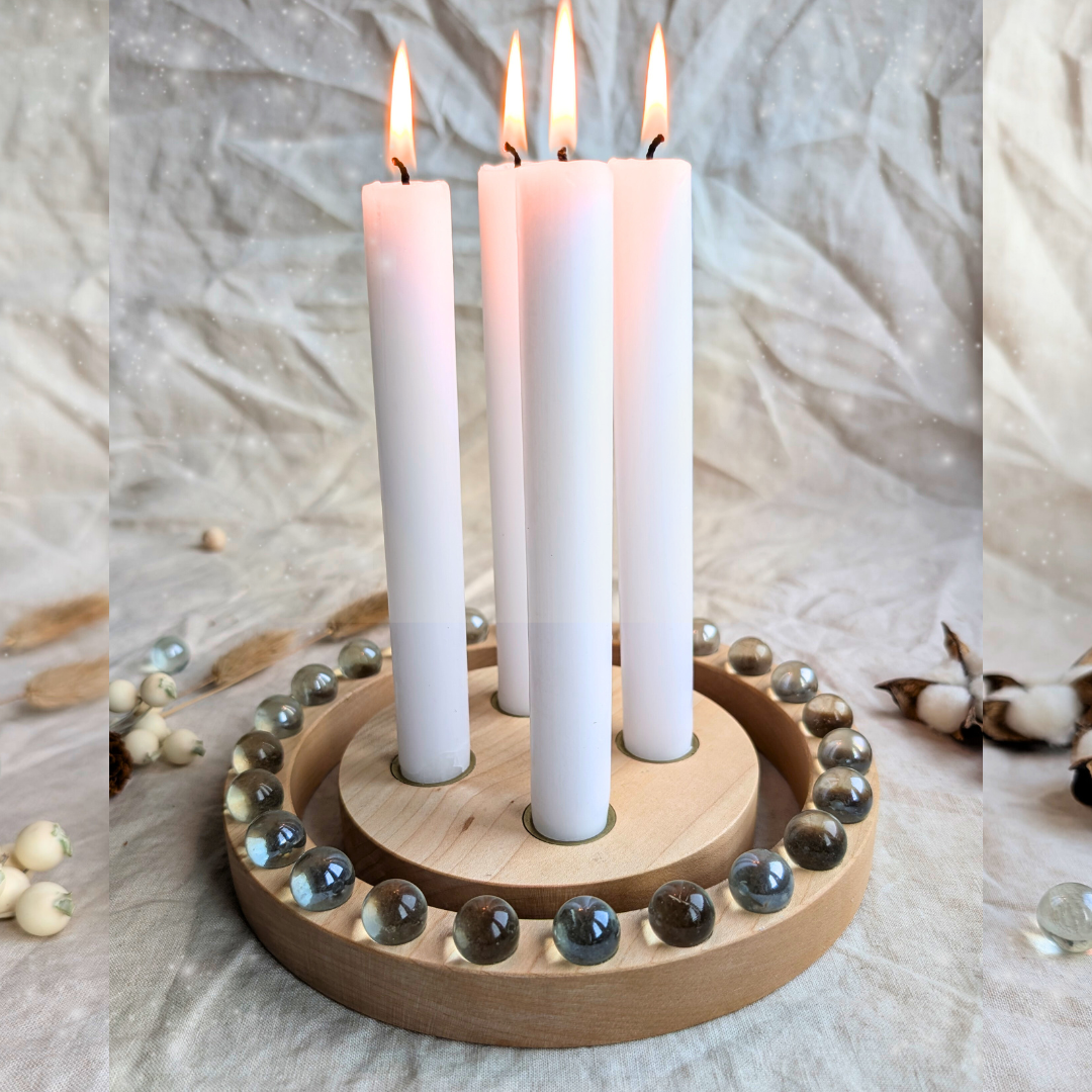 Holzlinge Adventskranz aus Ahorn – Handgemachter Adventskranz aus Holz mit 24 Murmeln & 4 Kerzen